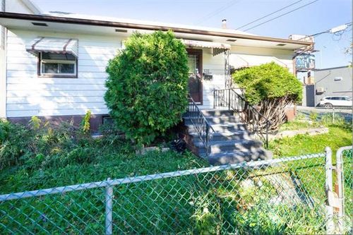 532 Stiles St, Winnipeg, MB, R3G3A4 | Card Image