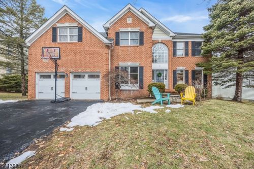 12 Sentinel Dr, Basking Ridge, NJ, 07920-4232 | Card Image