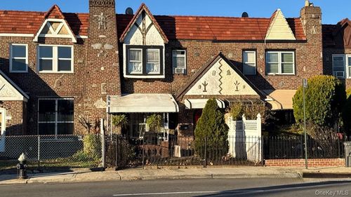 109-10 Francis Lewis Blvd, Queens Village, NY, 11429-1404 | Card Image