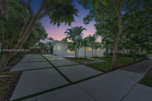 21021 Ne 13th Pl, Miami, FL, 33179-2011 | Card Image