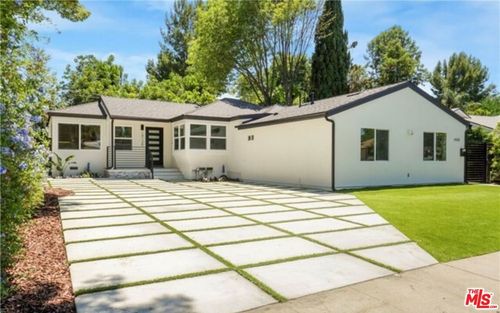 19120 Bessemer St, Tarzana, CA, 91335-6701 | Card Image