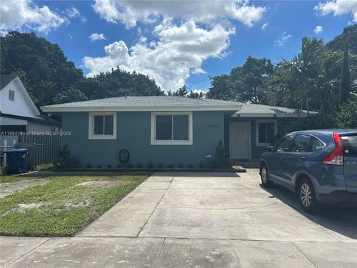 3046 Nw 66th St, Miami, FL, 33147-7654 | Card Image