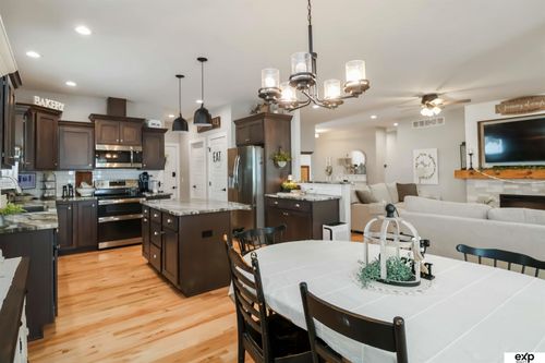 1046 N 107th St, Lincoln, NE, 68527-2515 | Card Image