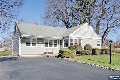 15-03 Everett Ter, Fair Lawn, NJ, 07410-2406 | Card Image