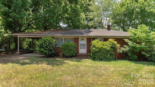 3008 Oakwood Drive, Charlotte, NC, 28269 | Card Image