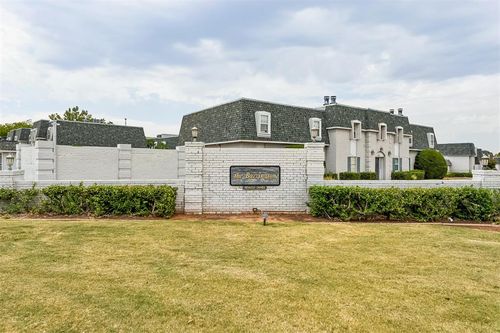 b-11419 N May Ave, Oklahoma City, OK, 73120-5803 | Card Image
