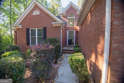 6163 Glen Oak Drive, House other with 4 bedrooms, 3 bathrooms and null parking in Flowery Branch GA | Image 2