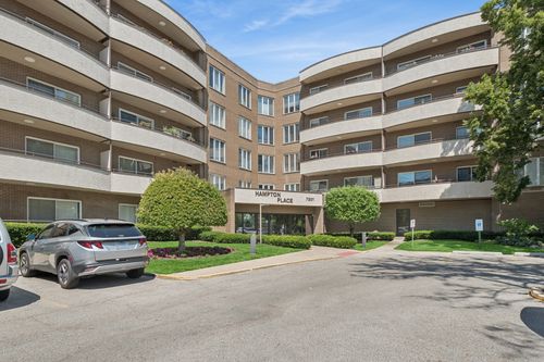 403-7201 N Lincoln Ave, Lincolnwood, IL, 60712-1824 | Card Image