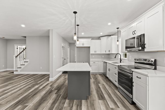 10 Leonard St, House other with 4 bedrooms, 3 bathrooms and 6 parking in Lakeville MA | Image 21