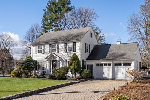 2 Cavanaugh Rd, Wellesley, MA, 02481-1116 | Card Image