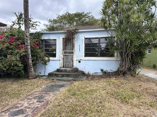 2161 Nw 50th St, Miami, FL, 33142-3761 | Card Image