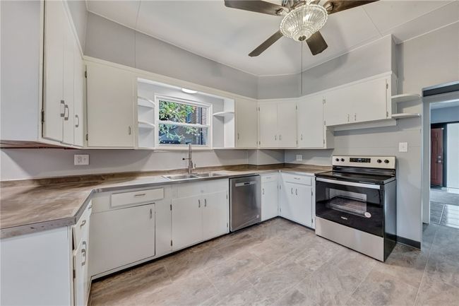 328 E Moody Ave, House other with 3 bedrooms, 2 bathrooms and null parking in New Castle PA | Image 13