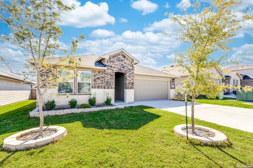 832 Indian Trl, Seguin, TX, 78155 | Card Image