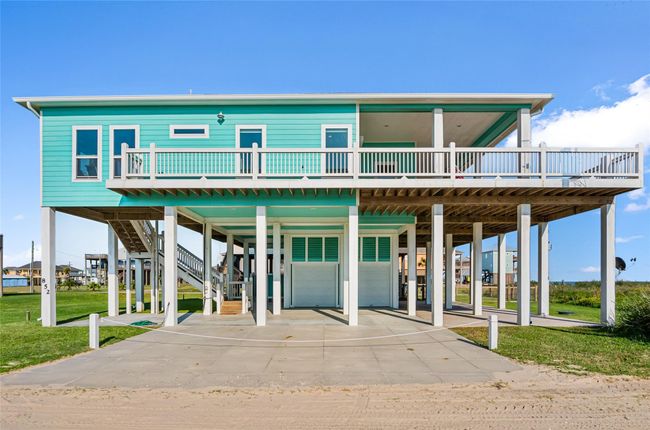 852 Lazy Ln, House other with 4 bedrooms, 3 bathrooms and 1 parking in Crystal Beach TX | Image 39