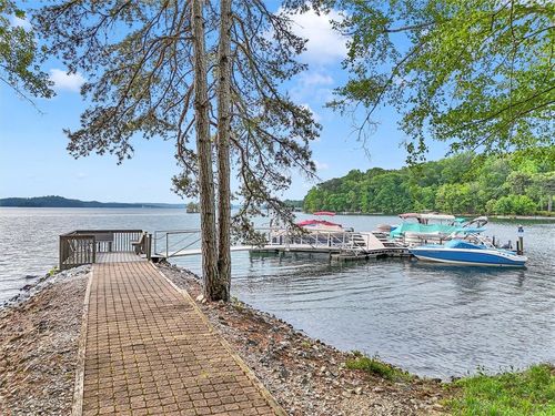 3 Harbour View Dr, Salem, SC, 29676-4513 | Card Image