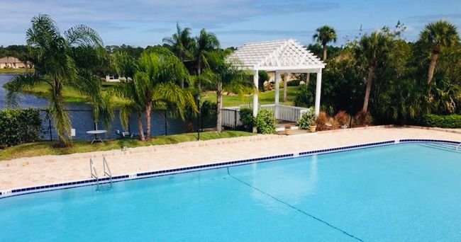 8C - 1123 Breezy Way, House attached with 2 bedrooms, 2 bathrooms and null parking in Sebastian FL | Image 16