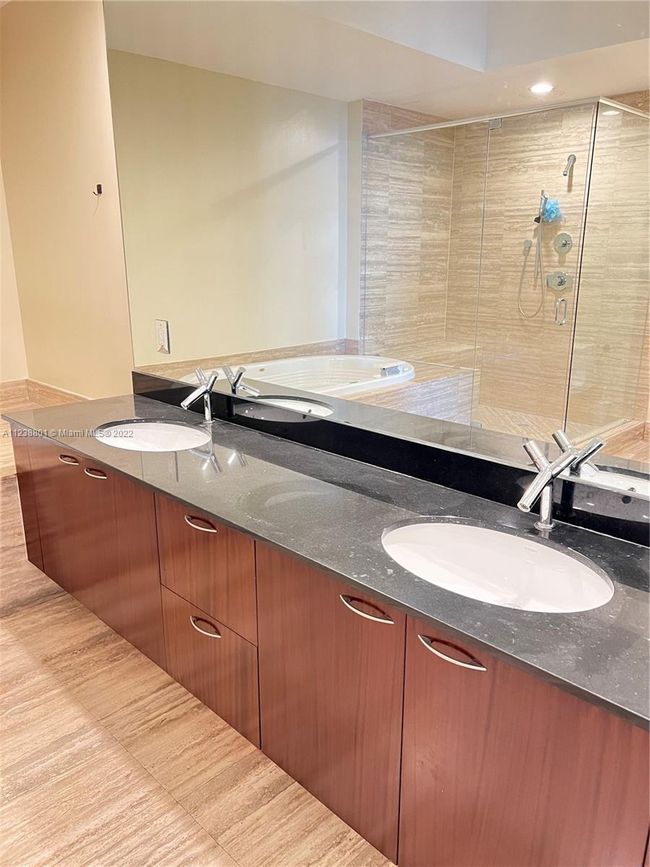 APT-707 - 16001 Collins Ave, Condo with 3 bedrooms, 3 bathrooms and null parking in Sunny Isles Beach FL | Image 20