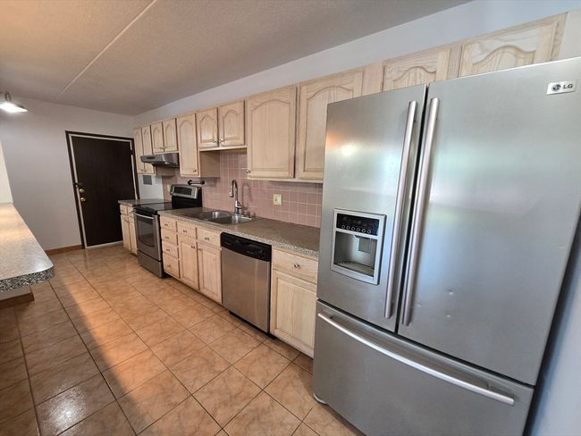 APT-3 - 17 Skyline Dr, Condo with 2 bedrooms, 2 bathrooms and 2 parking in Braintree MA | Image 9