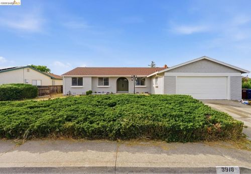3918 Chatworth St, Pittsburg, CA, 94565-5711 | Card Image