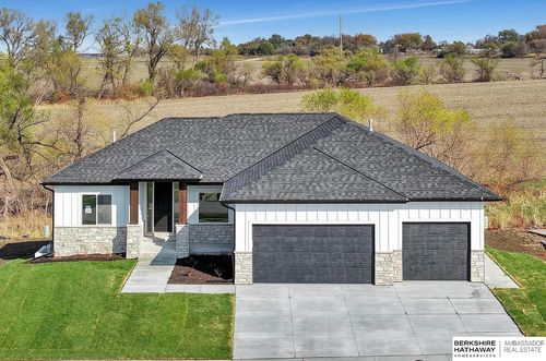 8730 Dragonfly Ln, Lincoln, NE, 68526-1770 | Card Image