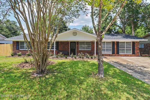 2074 Trailwood Dr, Biloxi, MS, 39532-4219 | Card Image