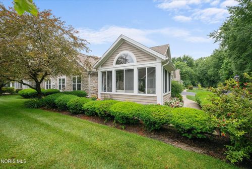 2323 Oaks Edge Dr, Toledo, OH, 43617-2262 | Card Image