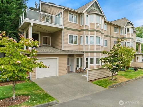 22752 Se 43rd Court, Issaquah, WA, 98029 | Card Image