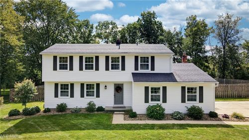 78 Chelmsford Dr, Aurora, OH, 44202-8811 | Card Image