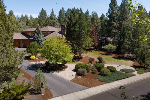 2590 Nw Foley Ct, Bend, OR, 97703-5427 | Card Image