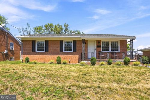 912 Allen Dr, WINCHESTER, VA, 22601-5830 | Card Image