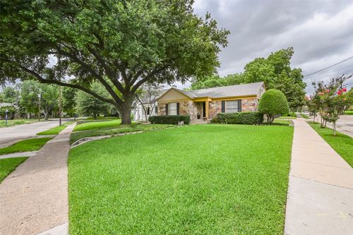 2819 Maple Springs Blvd, Dallas, TX, 75235-8316 | Card Image