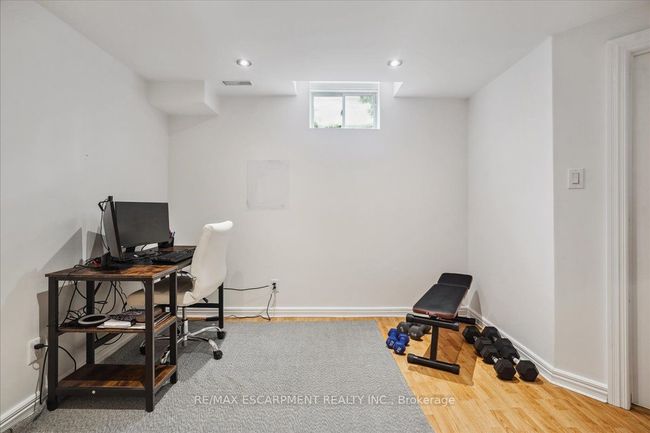 2403 Emerson Dr, House attached with 3 bedrooms, 4 bathrooms and 1 parking in Burlington ON | Image 30