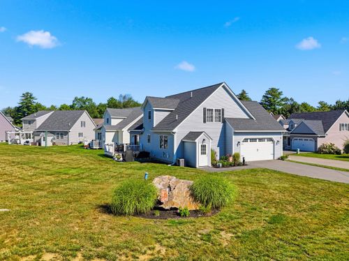 8 Bent Grass Cir, Kingston, NH, 03848-3669 | Card Image