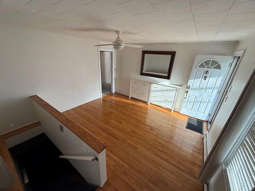 5 Elm St, Hicksville, NY, 11801-3117 | Card Image