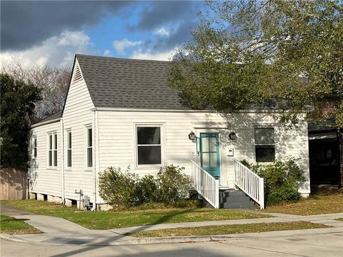 851 Pontalba St, New Orleans, LA, 70124-2761 | Card Image