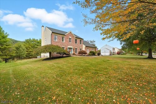 7 Pebble Beach Way, Washington, NJ, 07882-1576 | Card Image