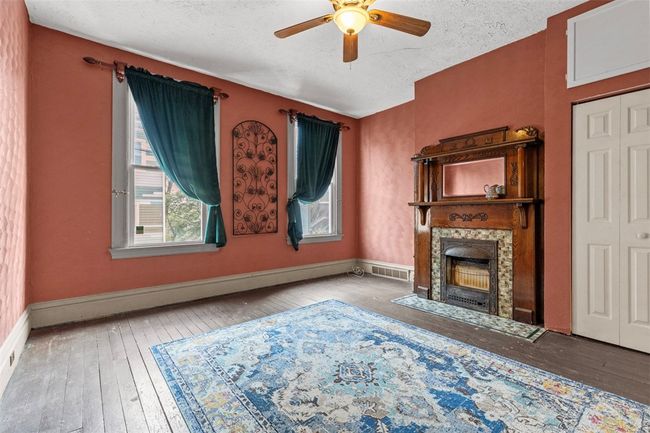 Living Room | Image 26
