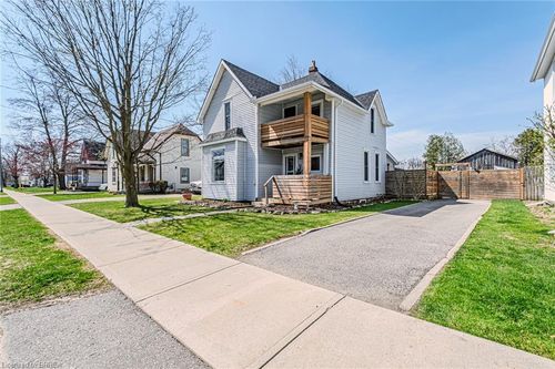 11 Alexander St, Burford, ON, N0E1A0 | Card Image