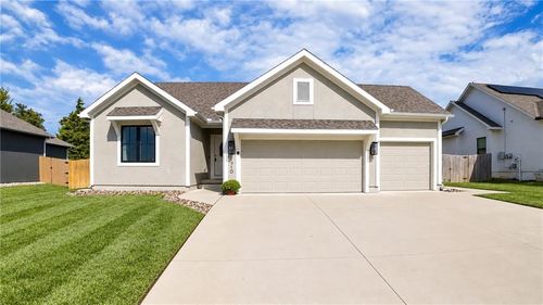 1710 E 127th Ter, Kansas City, MO, 64145-7802 | Card Image
