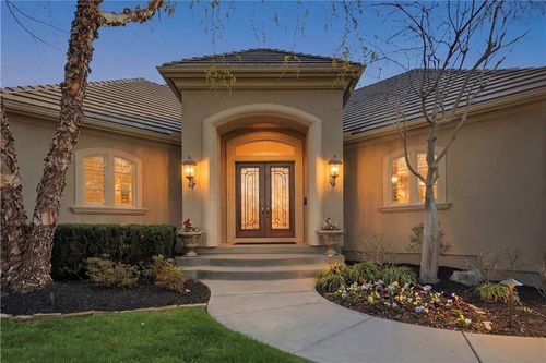 5275 W 150th Ter, Leawood, KS, 66224-3426 | Card Image