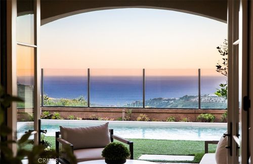 8 Star Catcher, Newport Coast, CA, 92657-1652 | Card Image