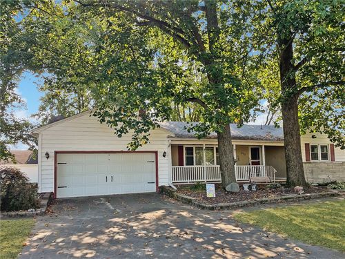 472 N County Road 050e, Gays, IL, 61928-8207 | Card Image