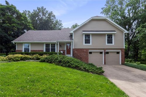 16280 Nall Ave, Stilwell, KS, 66085-8944 | Card Image