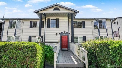 38-3416 161st Ct Se, Bellevue, WA, 98008-5763 | Card Image
