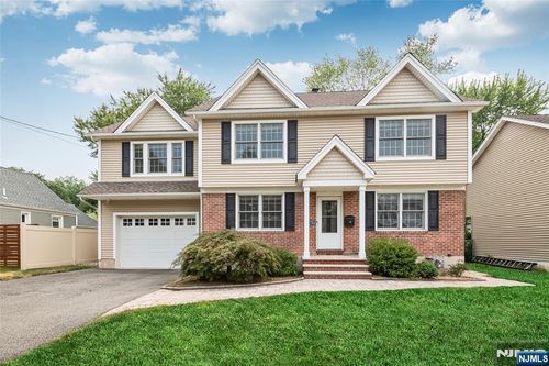 418 The Fenway, River Edge, NJ, 07661-1839 | Card Image
