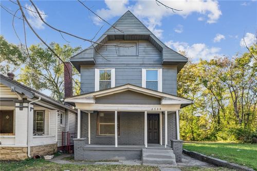 2734 Park Ave, Kansas City, MO, 64109-1332 | Card Image