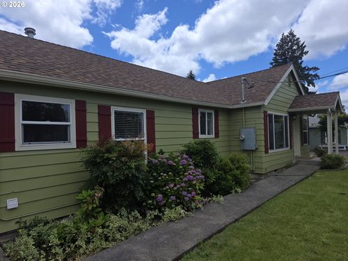 1589 Nw Calkins Ave, Roseburg, OR, 97471-6107 | Card Image