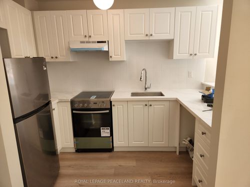 5-556 Spadina Cres, Toronto, ON, M5S2J9 | Card Image