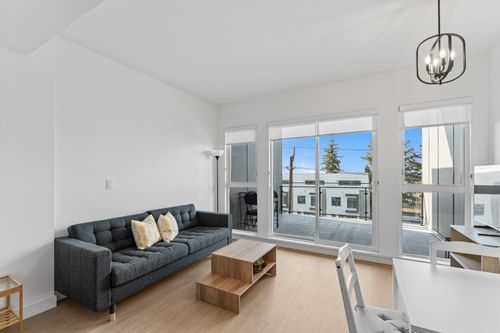 45x-422 E 3rd St, North Vancouver, BC, V7L0K1 | Card Image