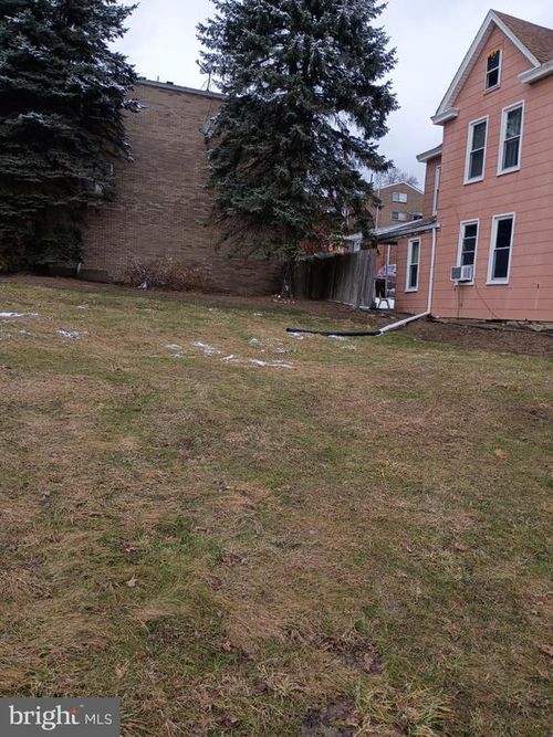 900 Josephine St, East Mc Keesport, PA, 15035-1290 | Card Image